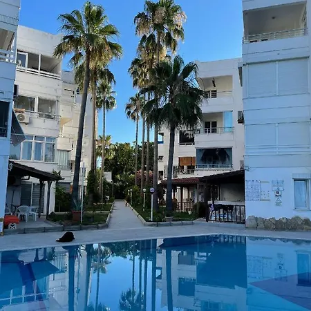 Royal 5 Mutlu Apartment