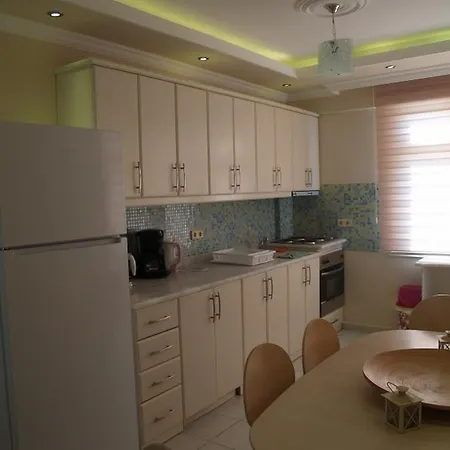 Royal 5 Mutlu Apartment